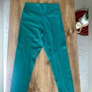 Balance Athletica cloud pant, size large, color Flourine from element collection